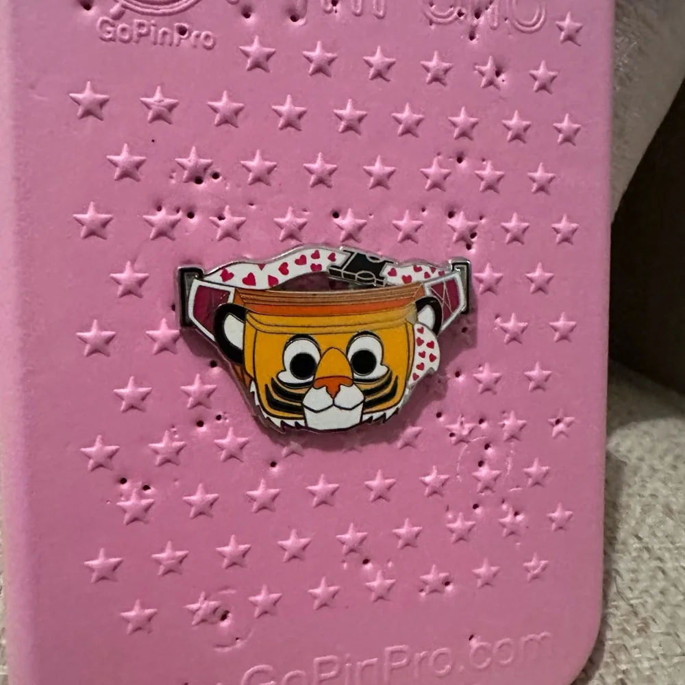 Disney Rajah Fanny Pack Pin - Picture 1 of 4